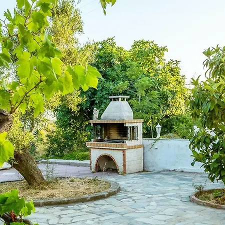 Peace And Quiet In Perachora لوتراكي